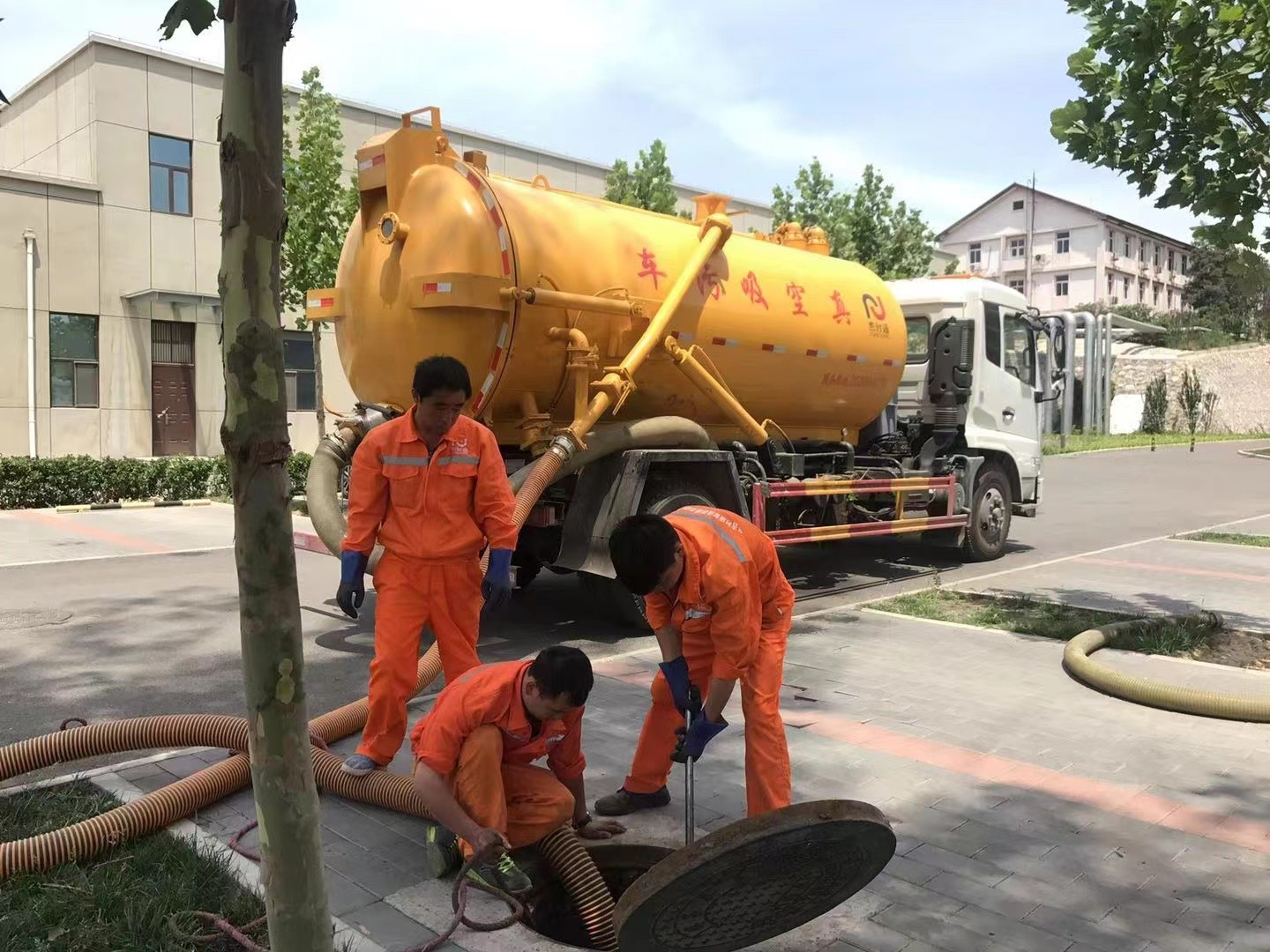 彝良化粪池清理与5-8吨吸粪车施工效率分析